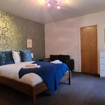 Pass The Keys Spacious 3Beds Flat Near City Centre - Free Parking EDI Exterior photo