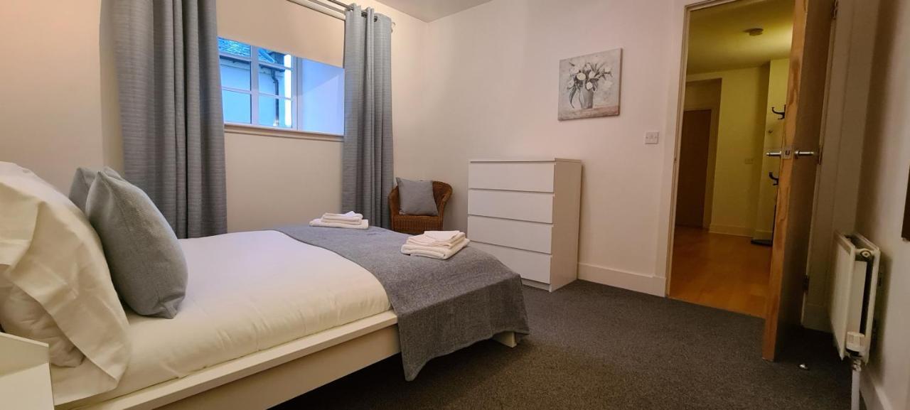 Pass The Keys Spacious 3Beds Flat Near City Centre - Free Parking EDI Exterior photo