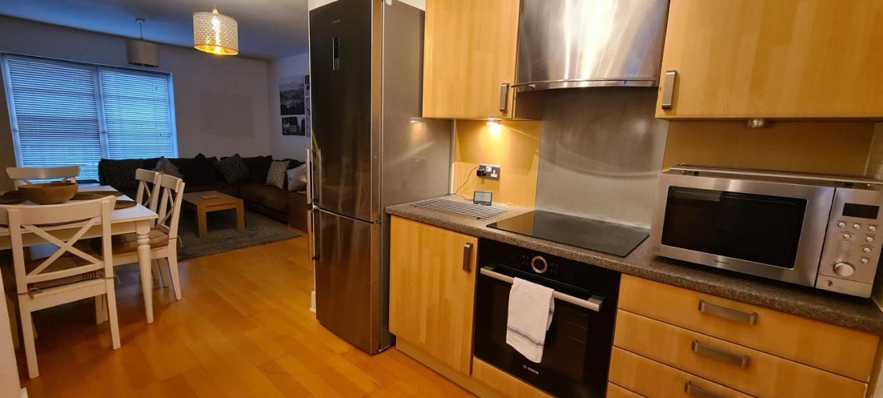 Pass The Keys Spacious 3Beds Flat Near City Centre - Free Parking EDI Exterior photo