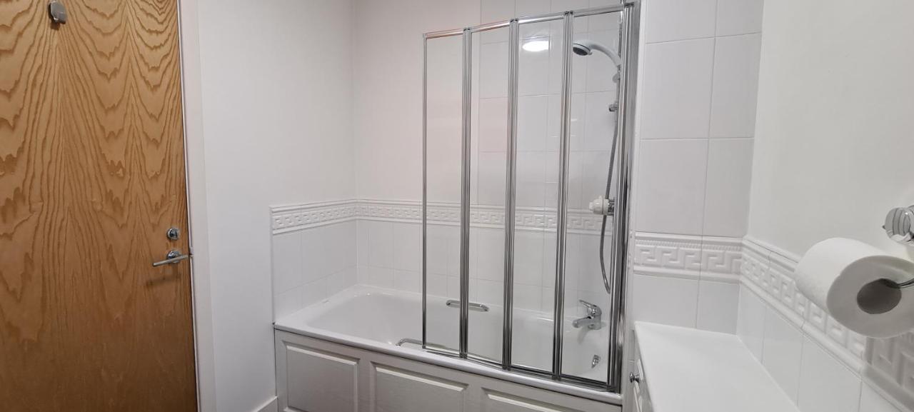 Pass The Keys Spacious 3Beds Flat Near City Centre - Free Parking EDI Exterior photo