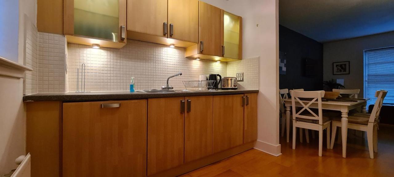 Pass The Keys Spacious 3Beds Flat Near City Centre - Free Parking EDI Exterior photo