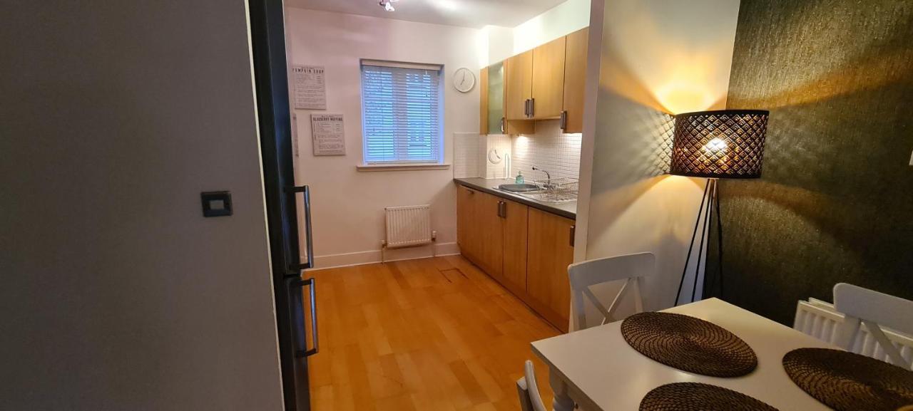 Pass The Keys Spacious 3Beds Flat Near City Centre - Free Parking EDI Exterior photo